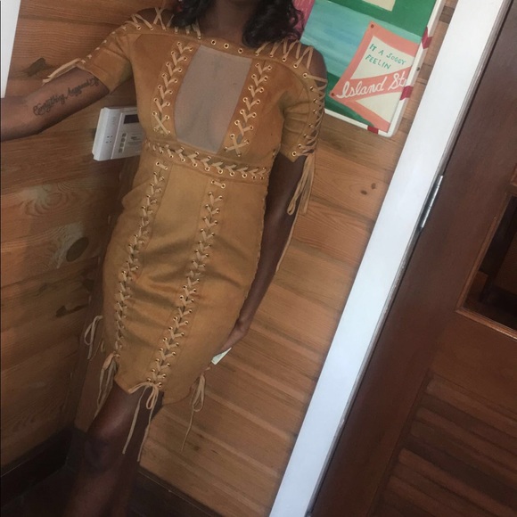 Ready to ship, worn once - Picture 2 of 2